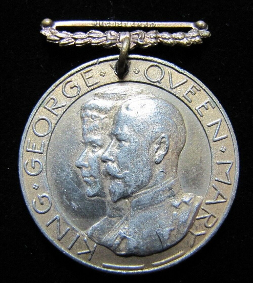 1911 CORONATION KING GEORGE V QUEEN MARY Souvenir Medallion Fob Medal