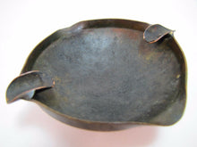 Load image into Gallery viewer, Arts &amp; Crafts Copper Ashtray Gorgeous Handmade Decorative Arts Cigar Tray Patina
