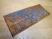Load image into Gallery viewer, 1924 VENDOR 1559 BARROW 1 2 HORSE MOTOR LICENSE PLATE SIGN ADVERTISING
